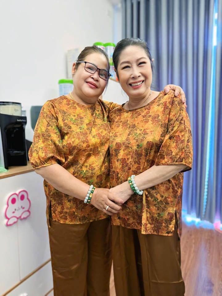 Nghệ sĩ Kim Phương rất thân thiết với bà thông gia.