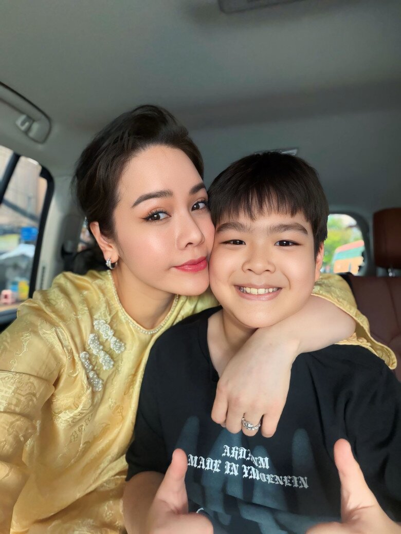 Sao Việt 24h: Con gái Quách Ngọc Ngoan hiếm hoi lộ diện bên bố, từng năn nỉ nam diễn viên cho gặp người phụ nữ đặc biệt - 8