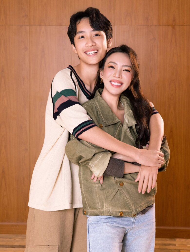 Sao Việt 24h: Con gái Mai Phương làm mẫu ảnh, thần thái và nụ cười ngày càng gợi nhớ đến người mẹ quá cố - 13