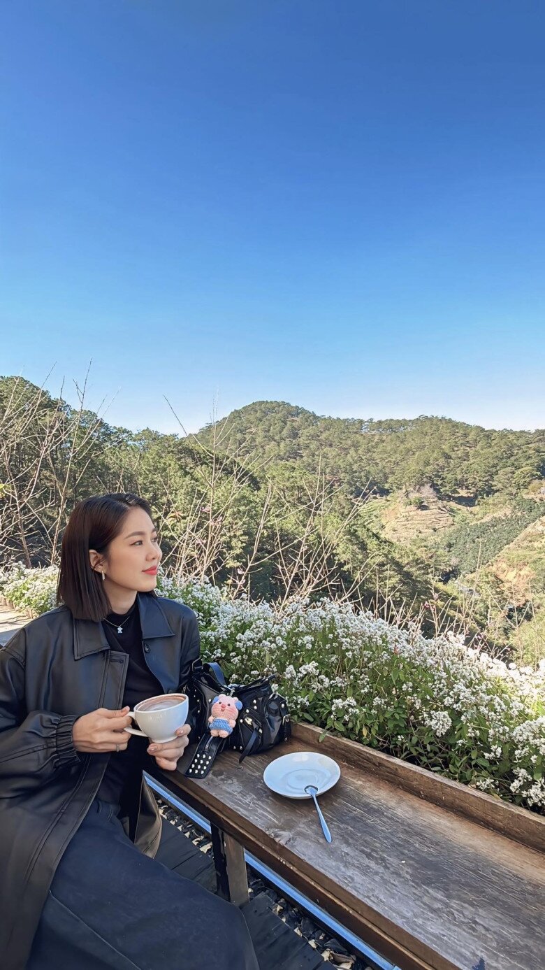 Sao Việt 24h: Con trai cả nhà NSND Xuân Bắc cao lớn gần chạm trần nhà, còn đi xe mô tô khoe dáng cực ngầu - 9