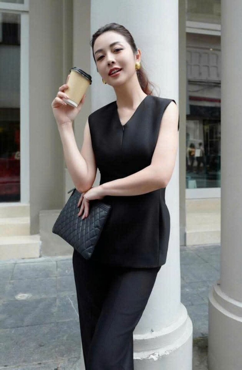 Sao Việt 24h: amp;#34;Nữ hoàng ảnh lịchamp;#34; kỷ niệm 32 năm ngày cưới, hé lộ bí quyết giữ hôn nhân bền chặt hơn 3 thập kỷ - 10