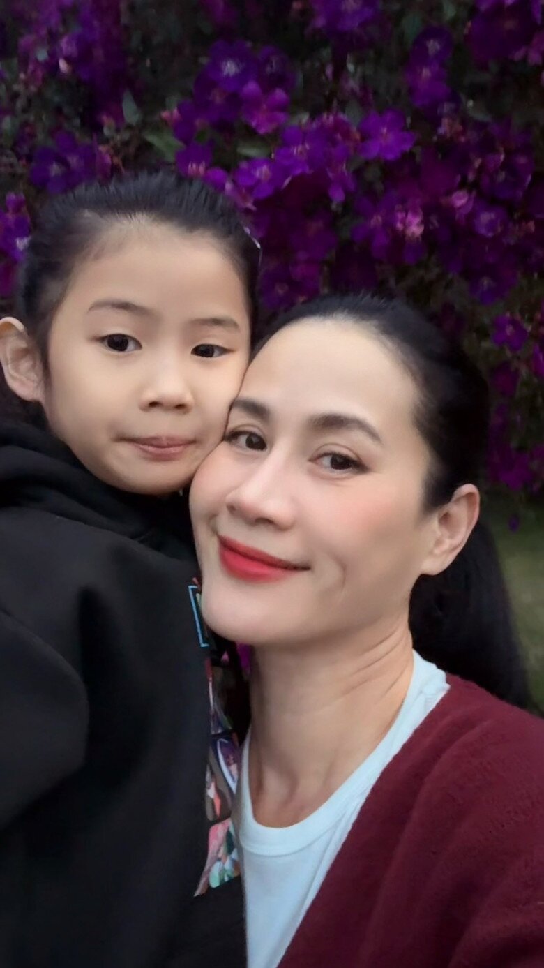 Sao Việt 24h: Hamp;#39;Hen Niê khoe bố chồng và bố ruột người Ê Đê chung khung hình, ngoại hình đối lập gây chú ý - 10