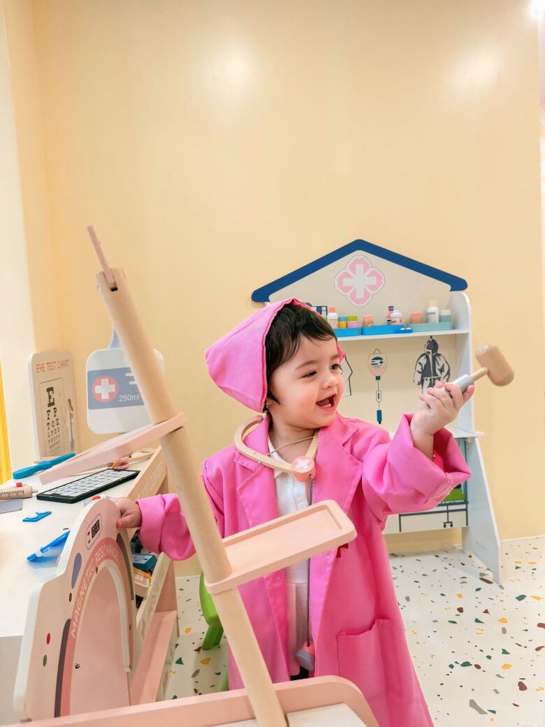 Sao Việt 24h: Khánh Thi khoe 2 nàng công chúa càng lớn càng xinh, nhan sắc gây chú ý vì amp;#34;nhặtamp;#34; hết nét đẹp của bố mẹ - 11