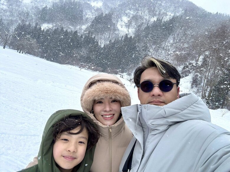 Sao Việt 24h: Lê Phương có amp;#34;cảnh nóngamp;#34; táo bạo cùng bạn diễn, chồng trẻ Trung Kiên lập tức có phản ứng - 12