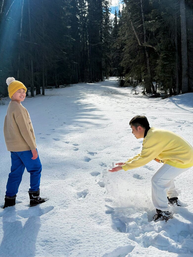 Sao Việt 24h: Lê Phương có amp;#34;cảnh nóngamp;#34; táo bạo cùng bạn diễn, chồng trẻ Trung Kiên lập tức có phản ứng - 8