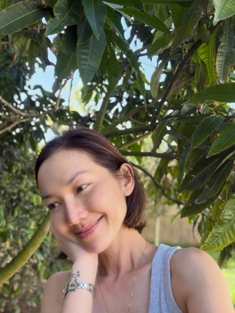 Sao Việt 24h: Lê Phương có amp;#34;cảnh nóngamp;#34; táo bạo cùng bạn diễn, chồng trẻ Trung Kiên lập tức có phản ứng - 6