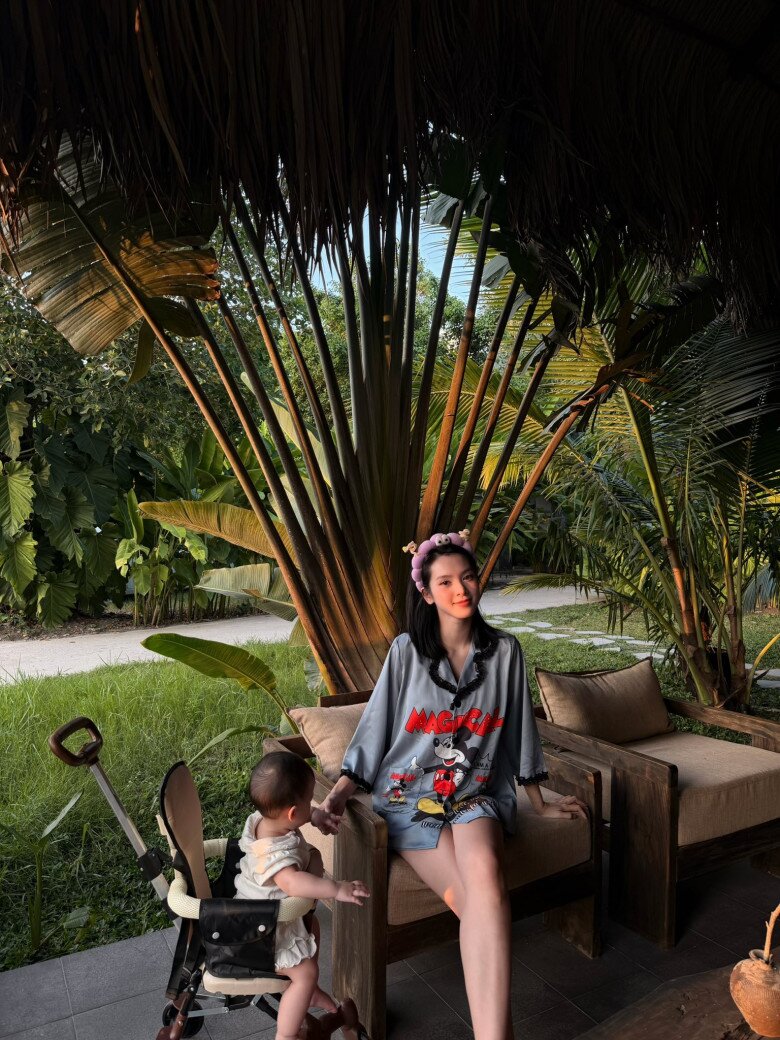 Sao Việt 24h: Lê Phương có amp;#34;cảnh nóngamp;#34; táo bạo cùng bạn diễn, chồng trẻ Trung Kiên lập tức có phản ứng - 7