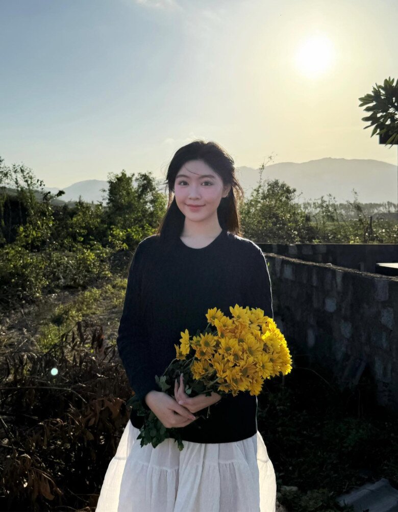 Sao Việt 24h: Vợ cũ Huy Khánh hối hận khi cùng con gái Cát Cát sang Phần Lan, cuộc sống khác với khi ở Việt Nam - 13