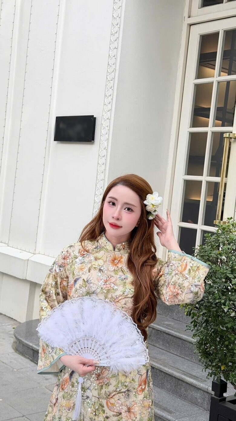 Sao Việt 24h: Mẹ ruột Hồ Ngọc Hà mất 15 năm thuyết phục chồng lai Pháp cùng tập yoga, U70 biểu diễn nhiều thế mạo hiểm - 15