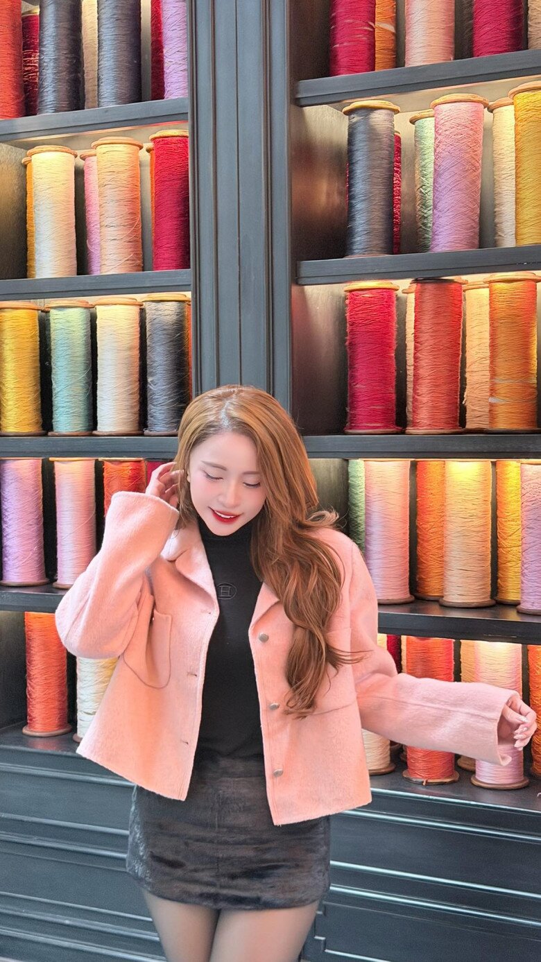 Sao Việt 24h: Midu thần thái amp;#34;không phải dạng vừaamp;#34; khi chấm thi sinh viên, nữ Thạc sĩ đẹp tri thức, chuẩn amp;#34;dâu hào mônamp;#34; - 12