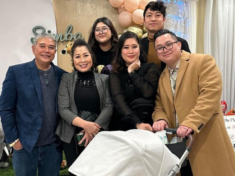 Gia đình của nghệ sĩ Hồng Vân.