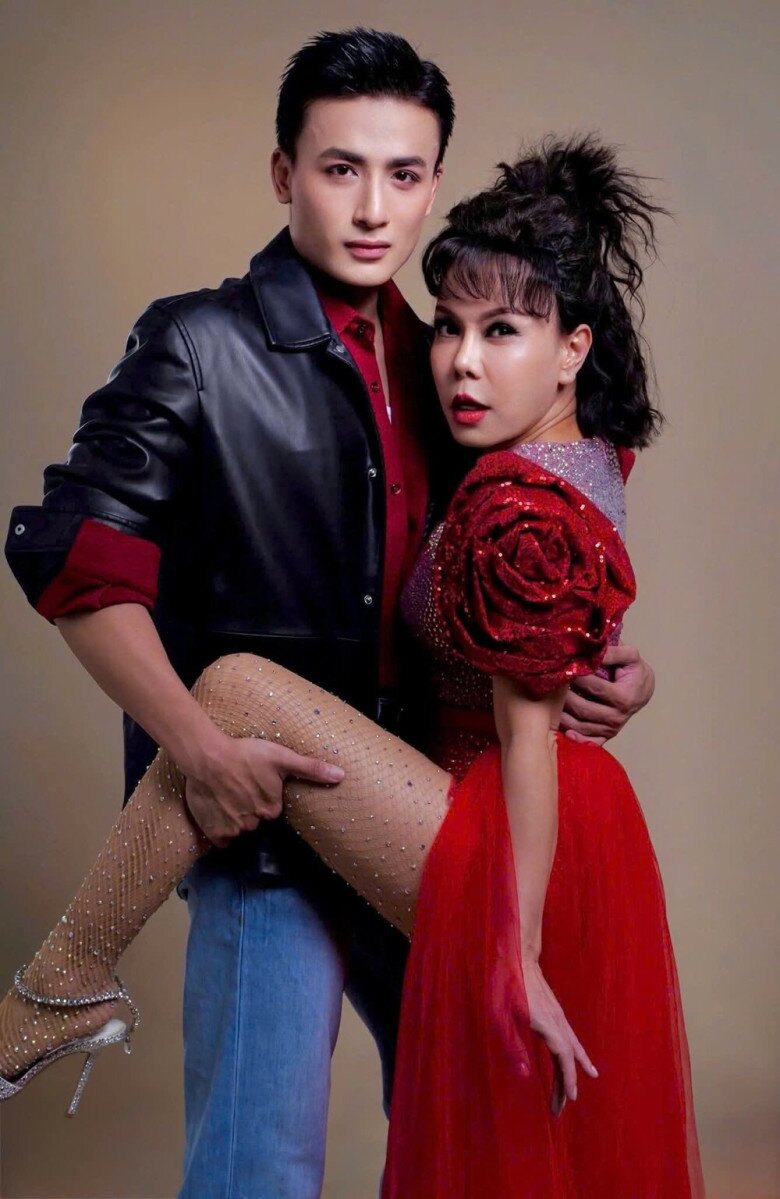 Sao Việt 24h: Phương Oanh thần sắc tươi tắn, diện áo dài vào bếp nấu ăn ngày Tết, được khen chỉn chu và không amp;#34;làm màuamp;#34; - 14