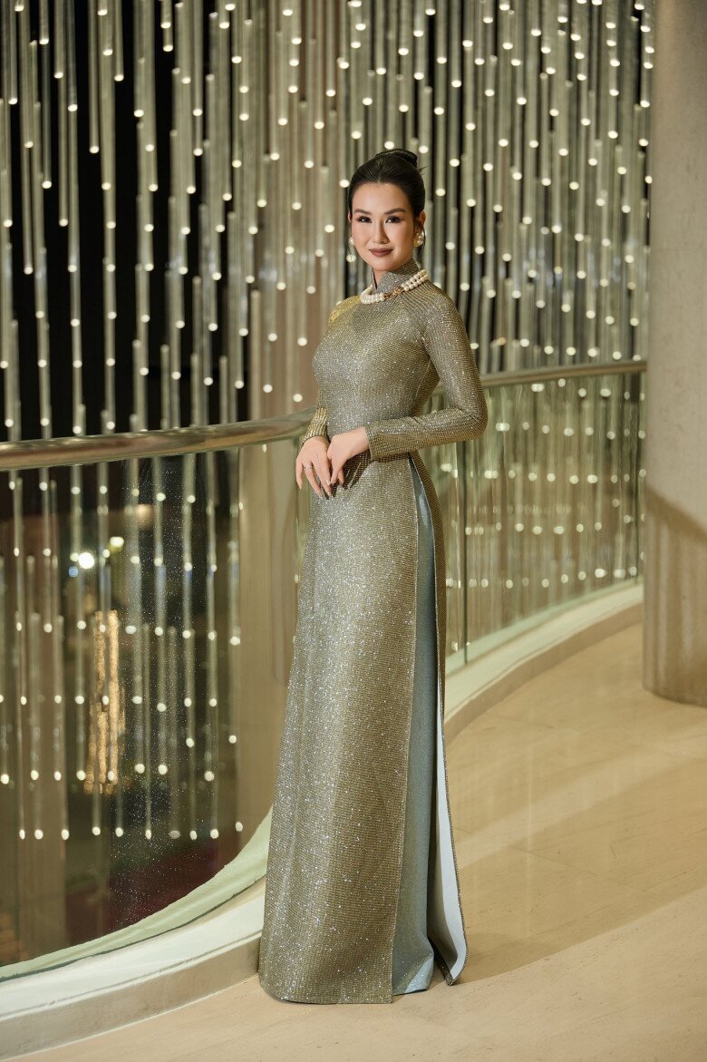 Sao Việt 24h: Quang Dũng mở tiệc trong biệt thự 400m² thiết đãi bạn bè nghệ sĩ, Thanh Thảo thoải mái bên amp;#34;người cũamp;#34; - 15