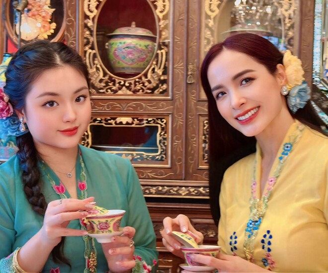Thúy Hạnh tự nhận “lép vế” khi chụp hình cùng con gái Suti.