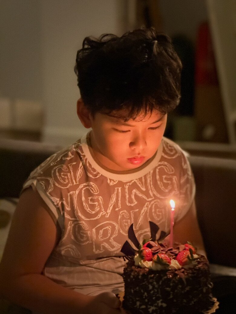 Sao Việt 24h: Thanh Trúc đăng ảnh tình tứ kỷ niệm 3 năm kết hôn, Châu Khải Phong bỗng khoe amp;#34;bồ nhíamp;#34; - 6