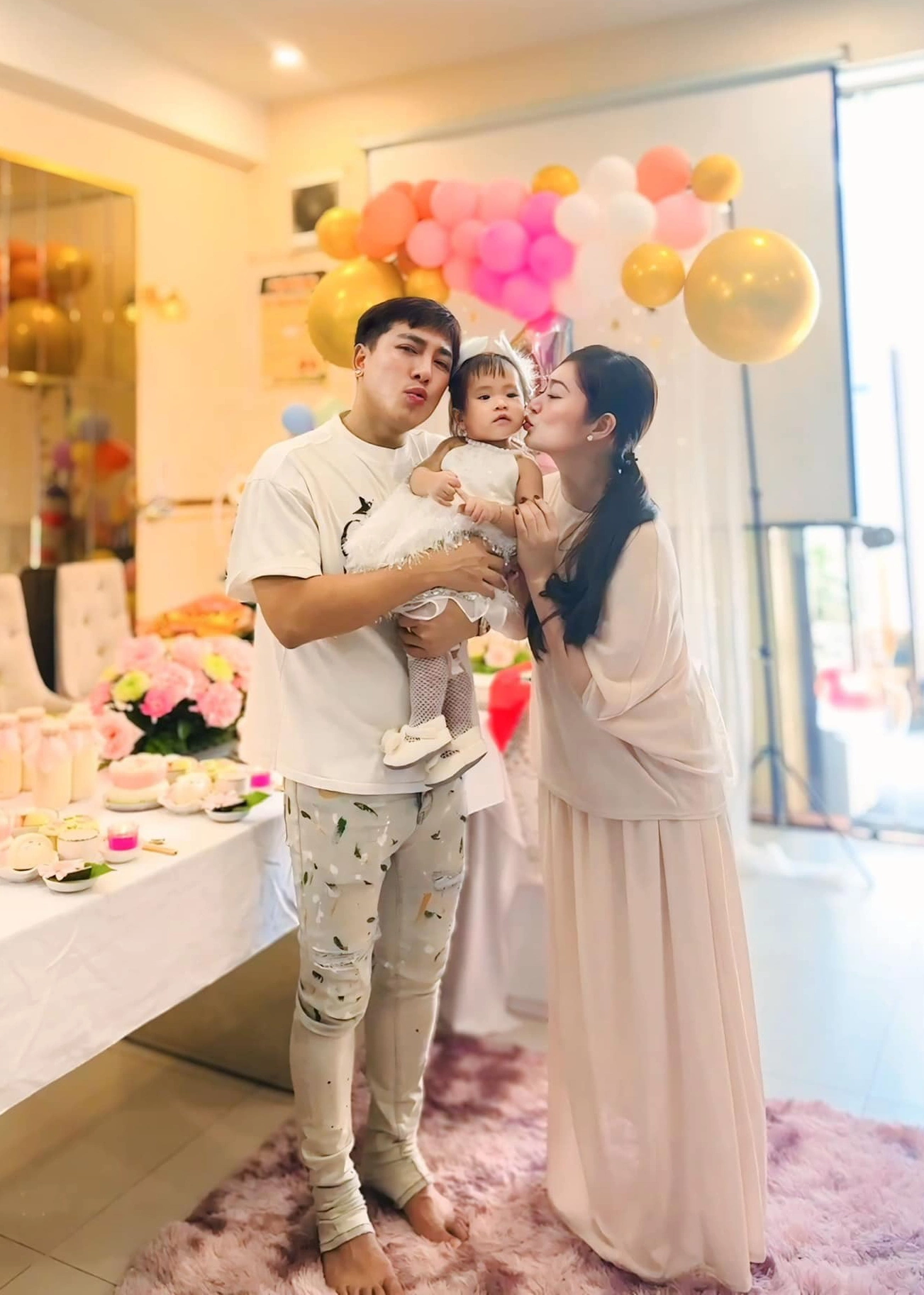 Cặp đôi chào đón con đầu lòng vào năm 2024.