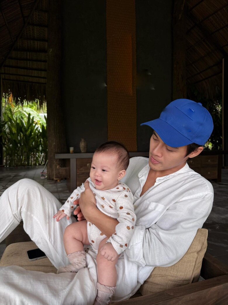 Sao Việt 24h: Vợ kém 37 tuổi của Quang Minh bất ngờ khoe sổ đỏ, không quên amp;#34;nịnhamp;#34; chồng đầy yêu thương - 5