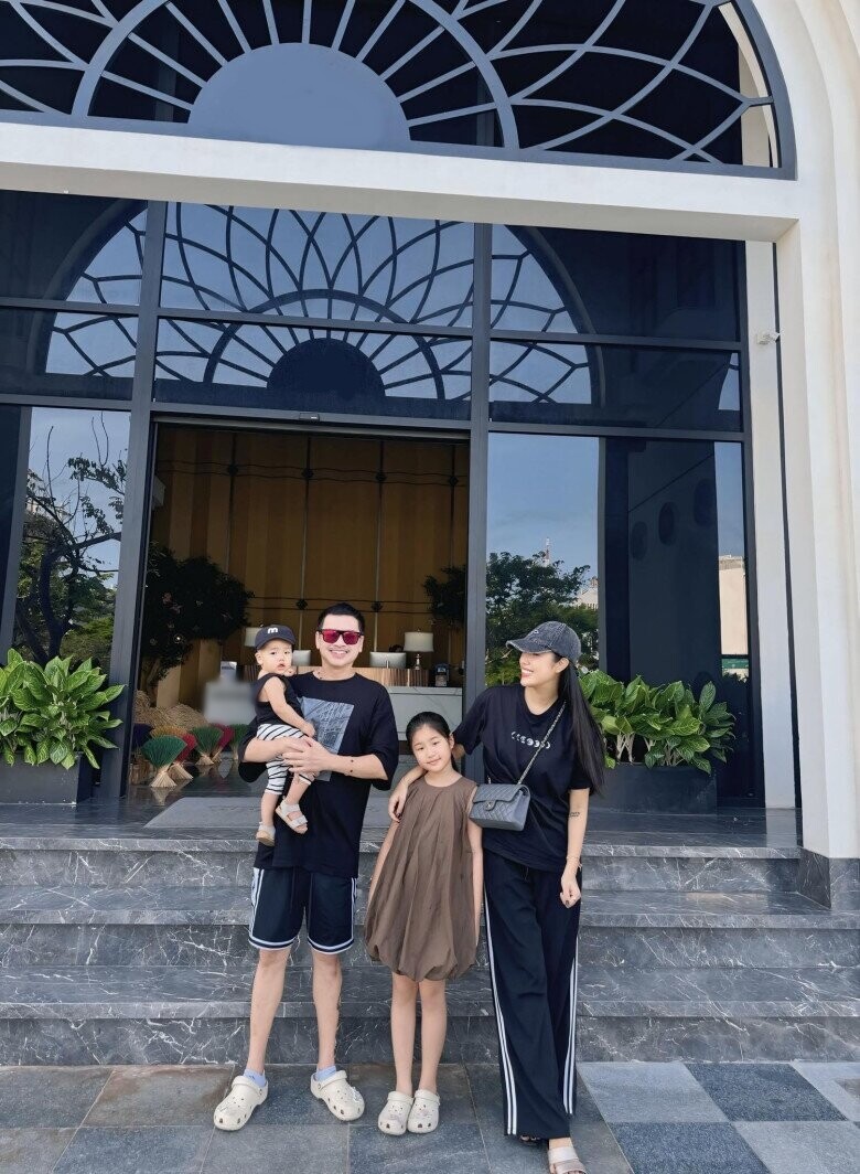 Quang Minh và Tăng Khánh Chi thường xuyên khoe khoảnh khắc ngọt ngào trên mạng xã hội.