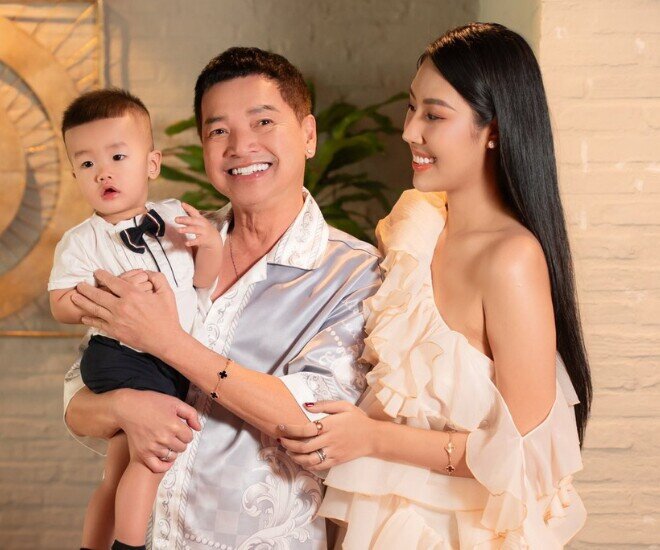 Nam diễn viên hạnh phúc khi làm bố ở tuổi ngoài 60.