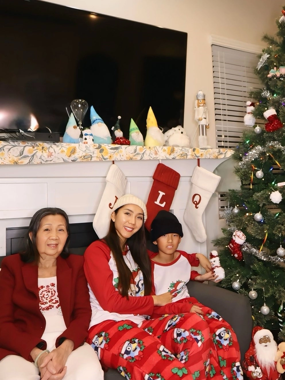 Nữ diễn viên muốn dành thời gian để sống chậm lại bên mẹ ruột và con trai.