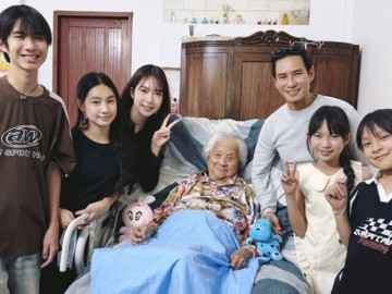 Đạo diễn nghìn tỷ của Việt Nam: Quá khứ nhặt ve chai hiện hiếu thảo với mẹ 100 tuổi, không để lại tiền cho 4 con