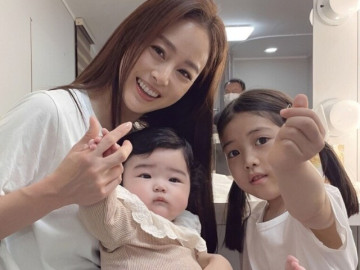 Ngọc nữ màn ảnh nhiều người theo đuổi chọn sinh 2 con với trai nghèo, rời showbiz sang Mỹ nhan sắc không như xưa