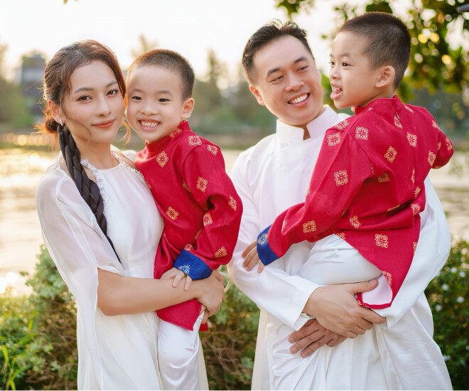 Mỹ nhân Hải Phòng Sara Lưu 2 lần mang thai đôi với nhạc sĩ Dương Khắc Linh.