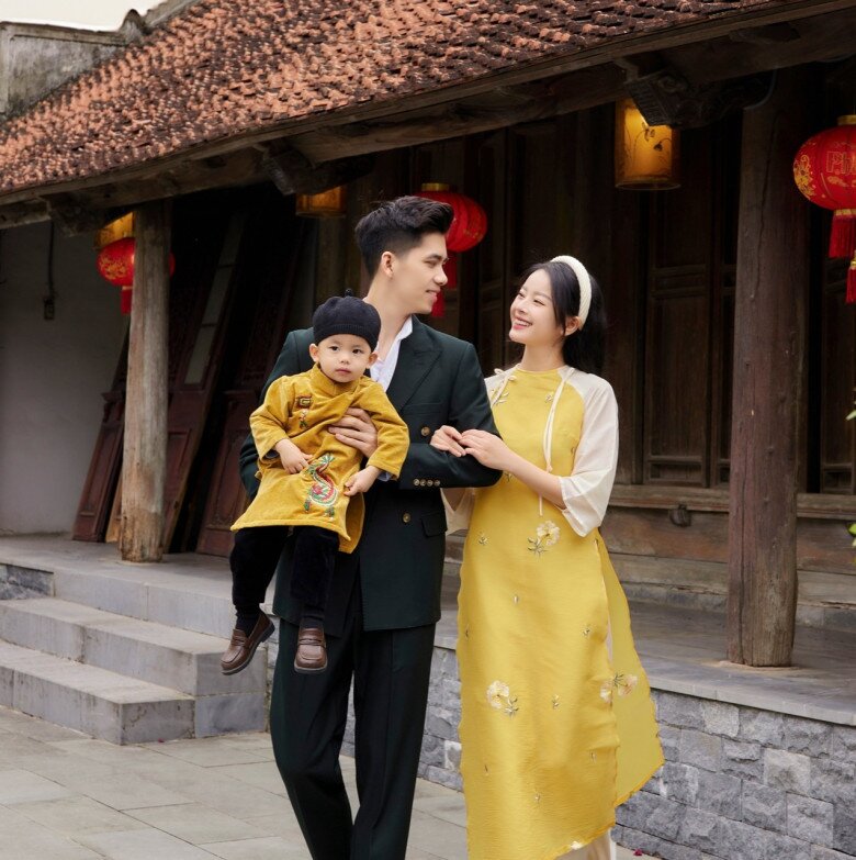 Á khôi Hà Nội 2025 khoe bụng đẹp nõn nà láng mịn không vết rạn, chồng con đẹp như nam thần - 4