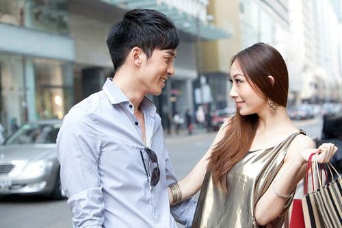 Đến viện bất ngờ gặp chồng dẫn “bé ba” đi khám, đứa bé anh ẵm trên tay nói đúng 4 từ khiến người mẹ tái mặt - 2