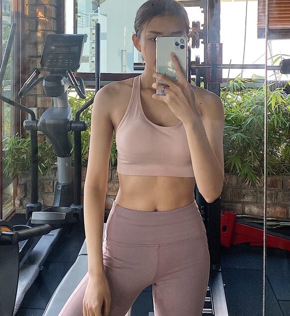 Gái xinh khiến Phan Mạnh Quỳnh quỳ gối rước về: Sinh xong đẹp mòn con mắt, chồng chiều sống sướng nhưng chưa muốn đẻ thêm - 7