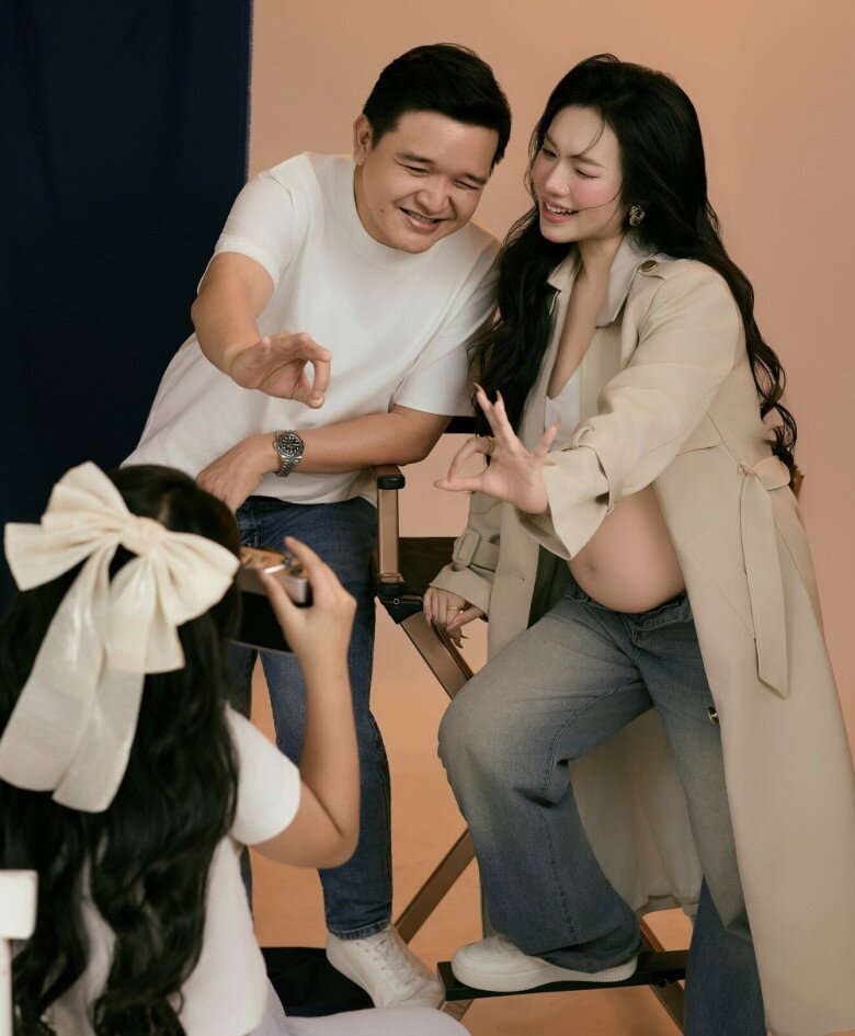 amp;#34;Cô giáoamp;#34; hot girl TP.HCM sắp đẻ con thứ 2 với đạo diễn trăm tỷ, ái nữ đầu lòng xinh xắn học trường quốc tế - 2