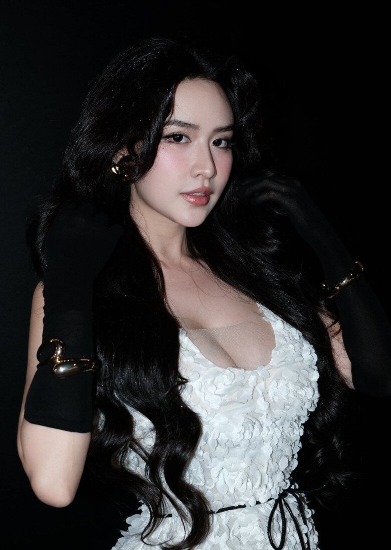 Dàn hot girl Việt cùng sinh con với chồng đại gia: Người được thưởng vàng “khủng”, người chi 400 triệu ở cữ - 6