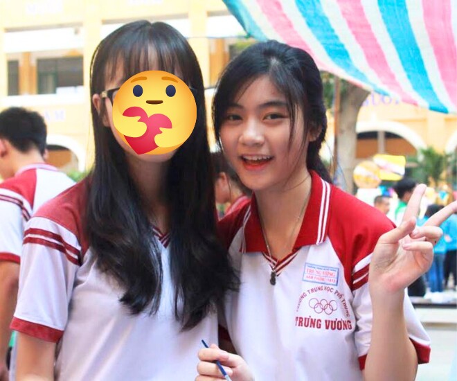 Em học sinh THPT ở TP.HCM từng gây sốt vì quá xinh, được đại gia đem 18 cây vàng hỏi cưới giờ bầu sắp amp;#34;vỡ chumamp;#34; - 1