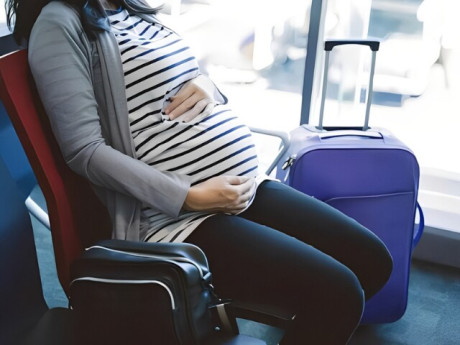 Bà bầu - Chồng mới về một tháng nhưng vợ đã có bầu 51 ngày, thấy thứ này trong điện thoại cô anh lập tức đòi làm ADN