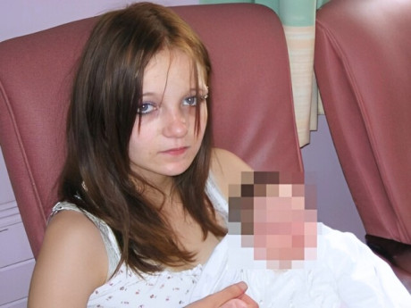 Bà bầu - Bé gái tiểu học bất ngờ sinh con gây sốc, danh tính bố đứa trẻ khiến dư luận bàng hoàng