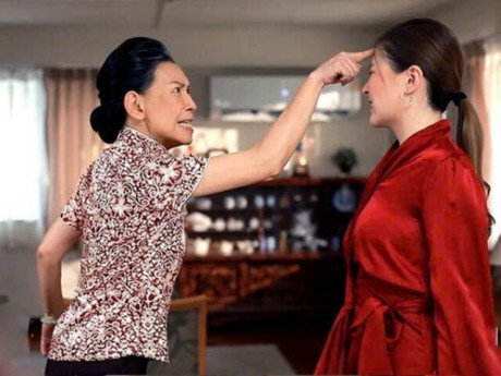 Bà bầu - Đang rặn đẻ bị mẹ chồng lao vào phòng sinh mắng nhiếc, con trai xót vợ nói đúng 10 từ bà muối mặt bỏ đi