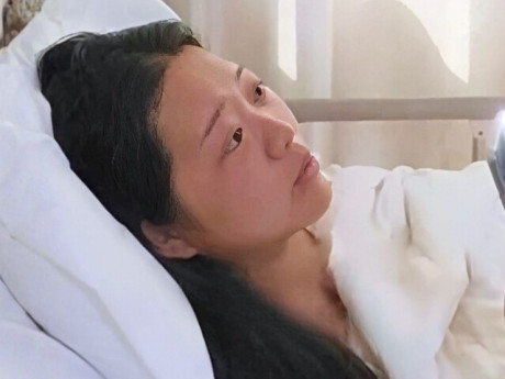 Bà bầu - Nhập viện vì trúng gió, cổ tử cung cô gái bất ngờ mở to rồi đẻ con, không hề biết đang mang bầu