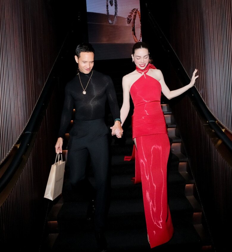 Hồ Ngọc Hà khoe eo con kiến nhún nhảy gây bão tại TP.HCM: U50 nhưng nuột nà như học sinh, khó tin đã là mẹ 3 con - 9