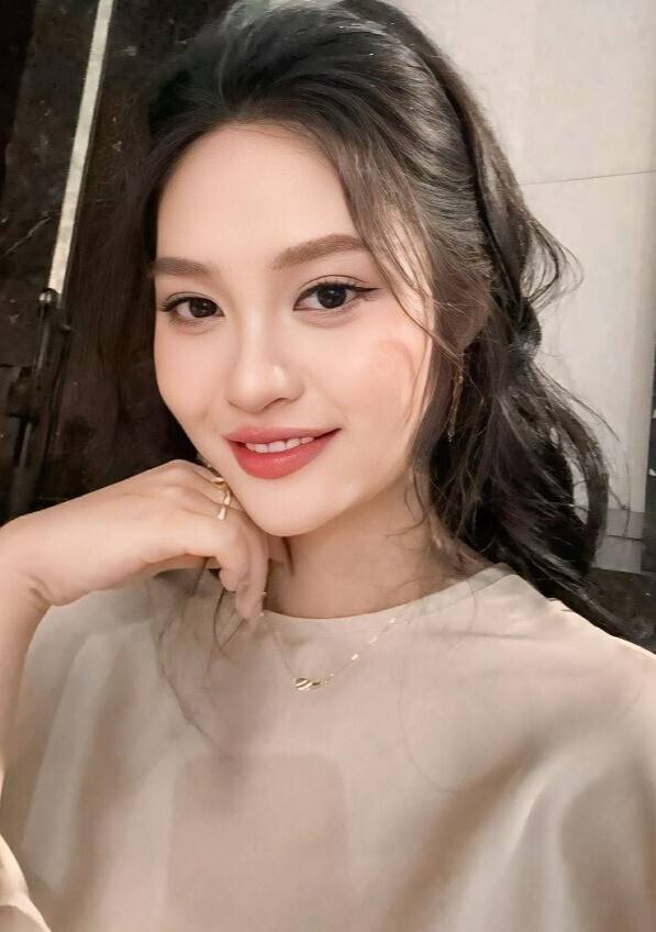 Nhan sắc bà bầu 9X trước ngày lâm bồn.