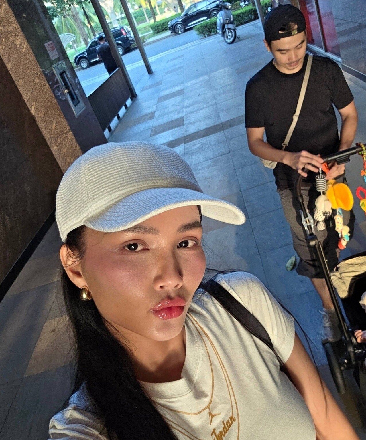 H’Hen Niê đón cái Tết đầu tiên sau khi sinh con: amp;#34;Tôi đang sống những ngày tháng hạnh phúc nhất trong đời người phụ nữamp;#34; - 9