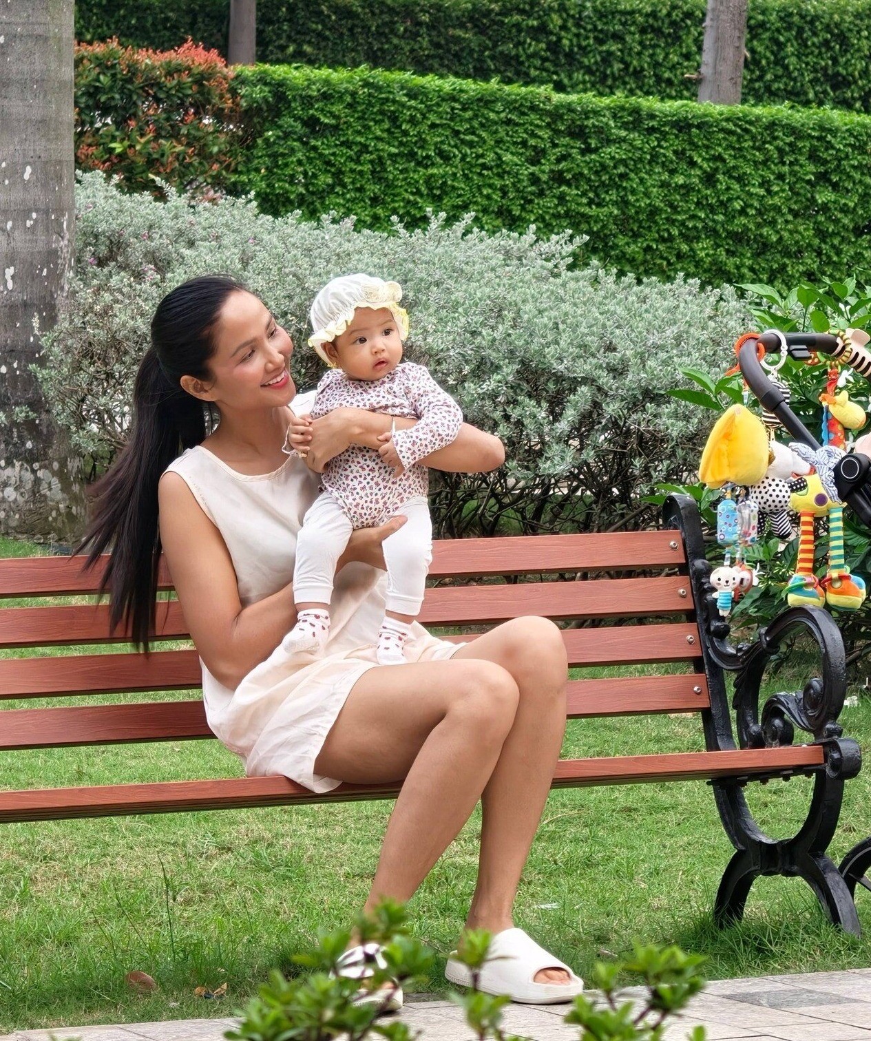 H’Hen Niê đón cái Tết đầu tiên sau khi sinh con: amp;#34;Tôi đang sống những ngày tháng hạnh phúc nhất trong đời người phụ nữamp;#34; - 4