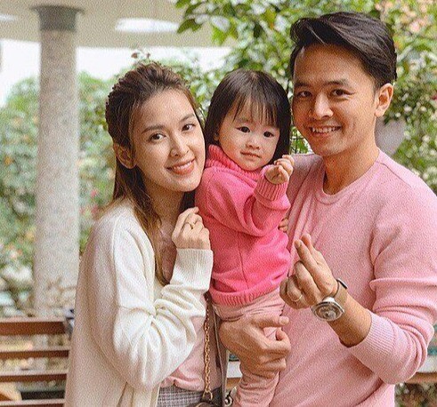 Sao phim Cổng Mặt Trời mang bầu tâm lý thay đổi, chồng nghén theo vợ.