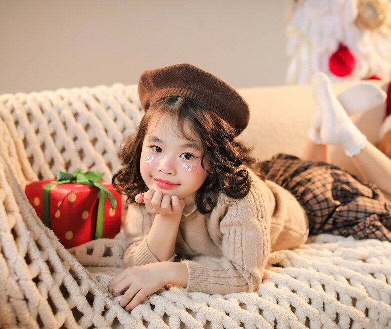 Hot girl Cổng Mặt Trời làm dâu Nghệ An nhà toàn đồ cổ, mang bầu réo chồng 200 lần/ngày - 8