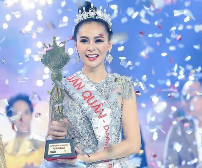 Va phải amp;#34;sít rịtamp;#34; ở sân golf, hot girl Đà Lạt được bạn trai tặng 15 sổ tiết kiệm, dính bầu 2 lần trong 2 năm - 1