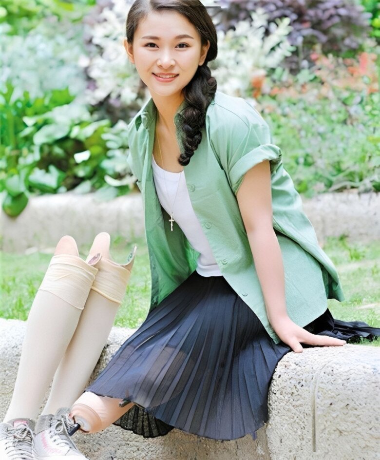 Bà mẹ 4 con luôn giữ lửa đam mê và lan toả năng lượng tích cực.