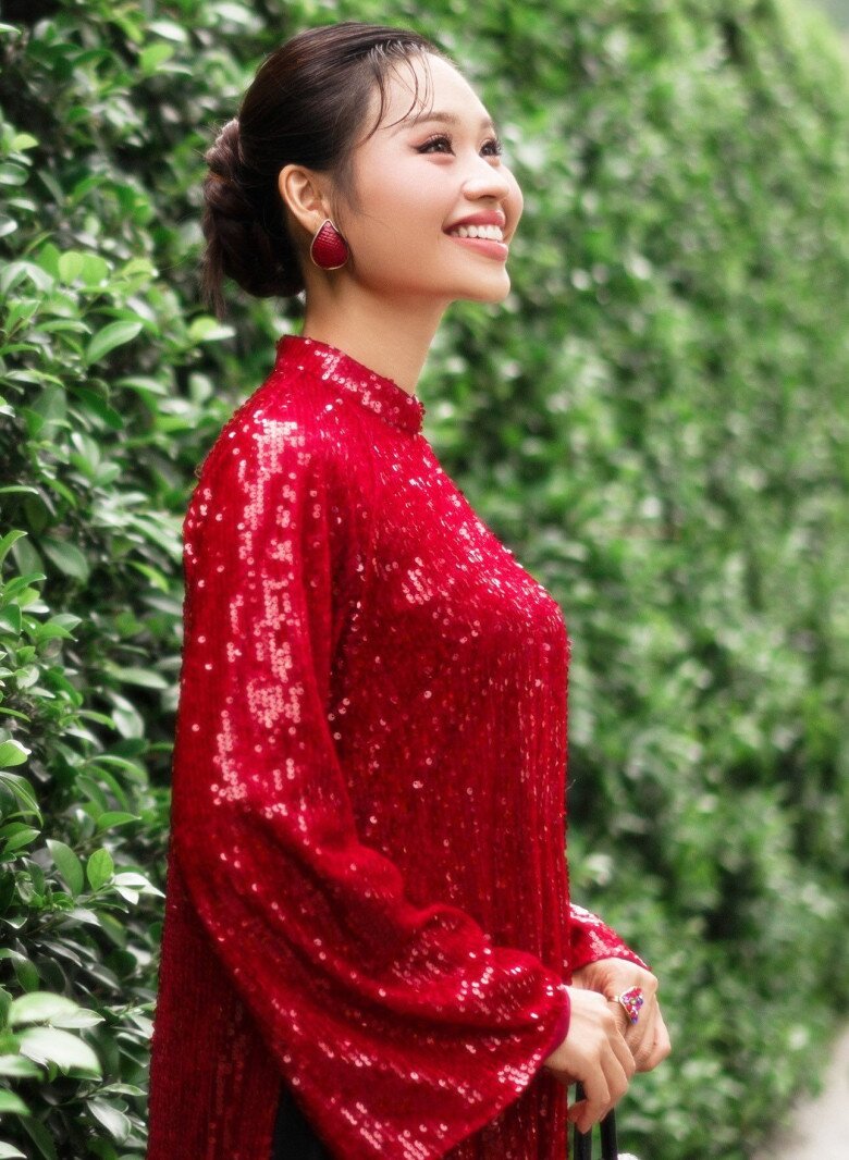 Con gái Lê Giang lộ bụng bầu với bạn trai gia thế amp;#34;khủngamp;#34;, dân tình nhìn xong đoán luôn amp;#34;chắc cỡ 5 tháng rồiamp;#34; - 2