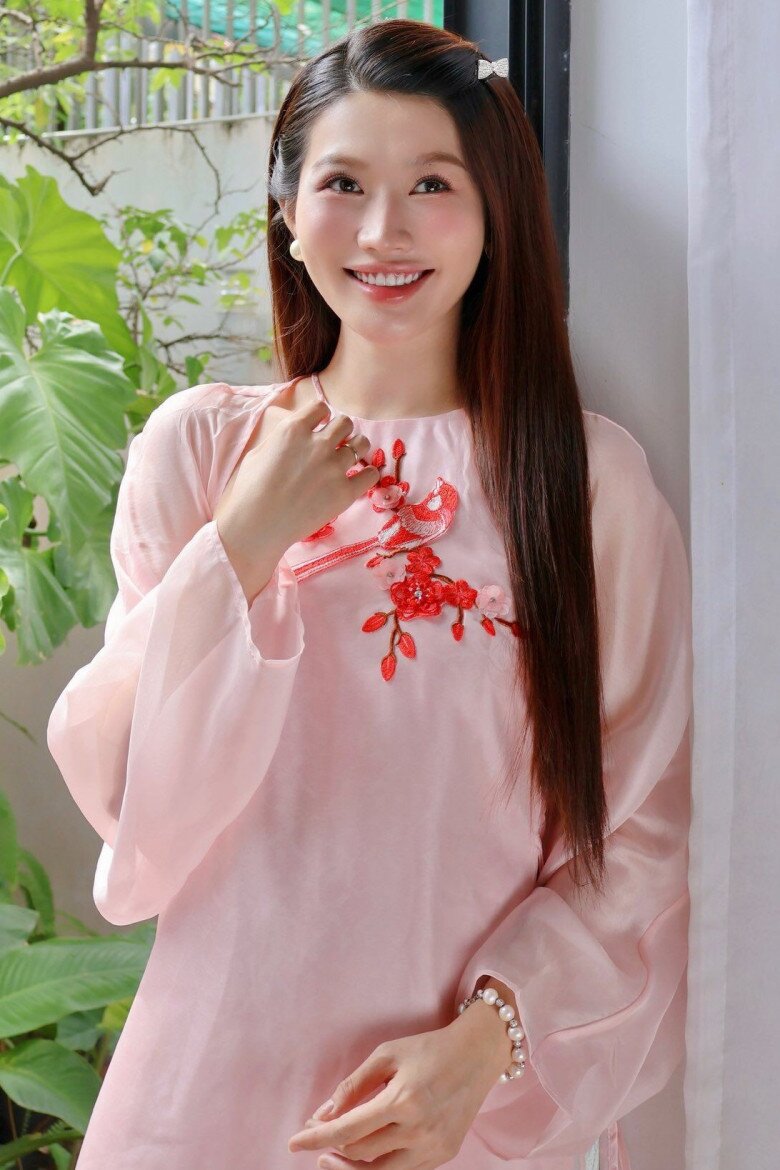 Lấy anh chủ khách sạn giàu đẹp chuẩn soái ca, Á hậu Việt giờ bế bầu livestream bán hàng, bụng amp;#34;vượt mặtamp;#34; vẫn xinh quá đáng - 7