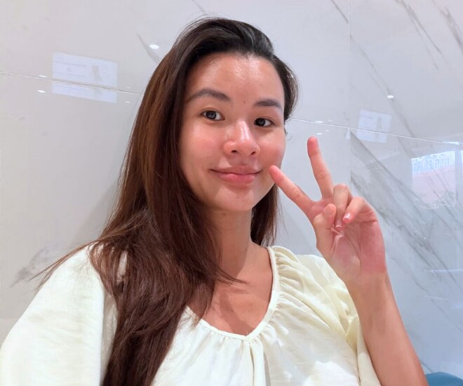 Cao Thiên Trang để lộ mặt mộc rạng rỡ trong lần khám thai gần đây.