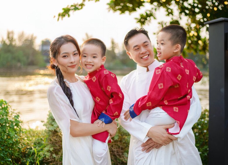 Vợ Dương Khắc Linh bầu song thai 2 con gái sau 6 năm nuôi cặp song sinh 2 con trai: amp;#34;Tôi làm IVF chỉ chuyển 1 phôi, không ngờ….” - 9