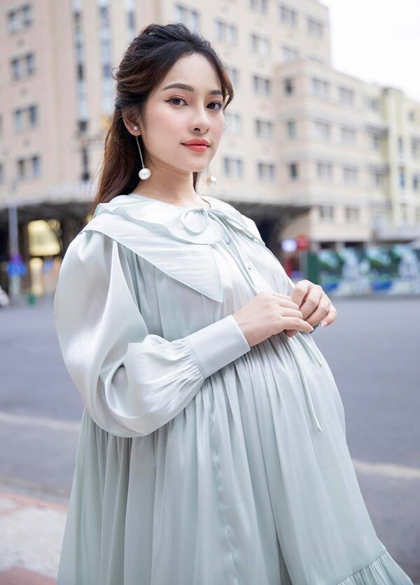 Sara Lưu hồi bầu con đầu lòng cách đây 6 năm.